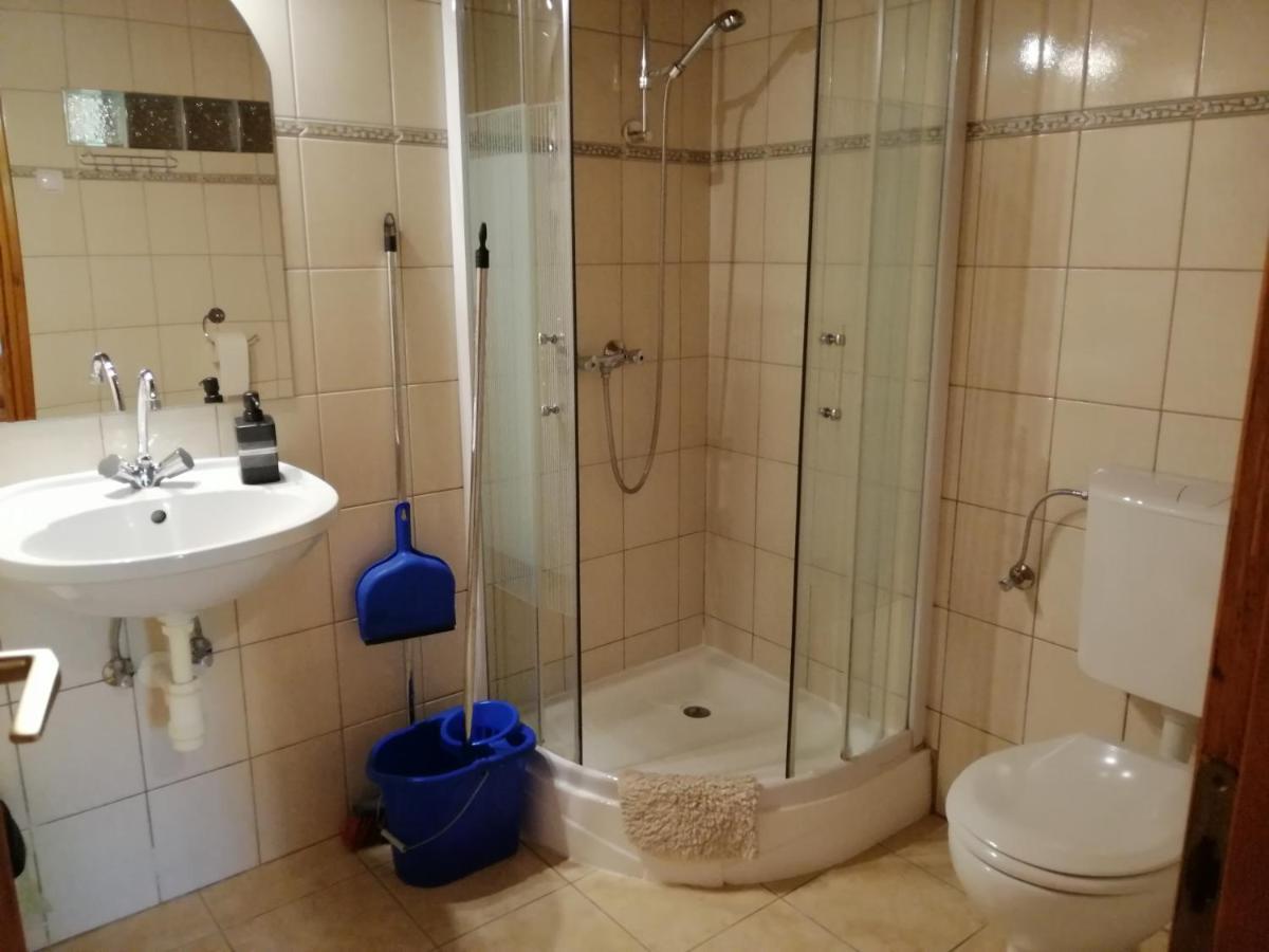 Flora Apartmanok Кегідакуштань Екстер'єр фото